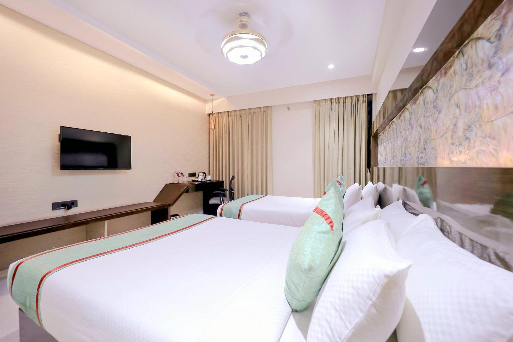 Hotel Ramida Plaza At Delhi Airport New Delhi Exteriör bild
